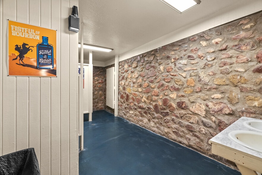 More Photos Of 5200 Doniphan Dr, El Paso Bar For Sale