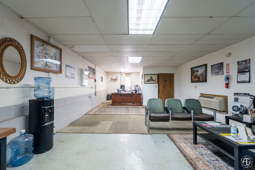 More Photos Of 4014 Euclid Ave, East Chicago Auto Repair For Sale