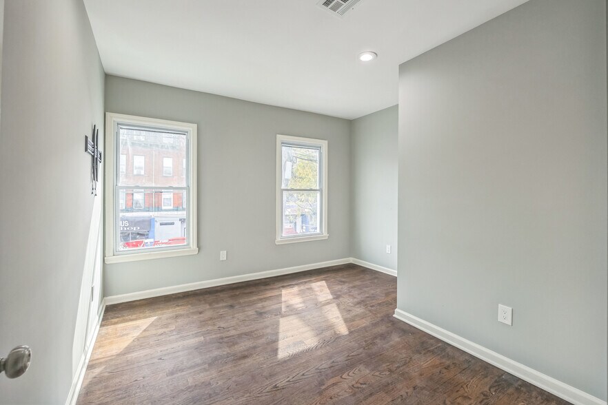 More Photos Of 541 Union Ave, Paterson Storefront Retail Residential For Sale