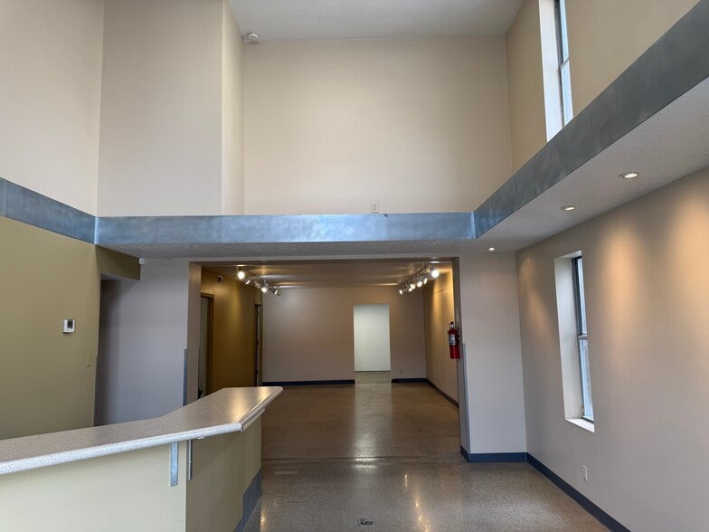More Photos Of 3330 S 300 W, Salt Lake City Showroom For Lease