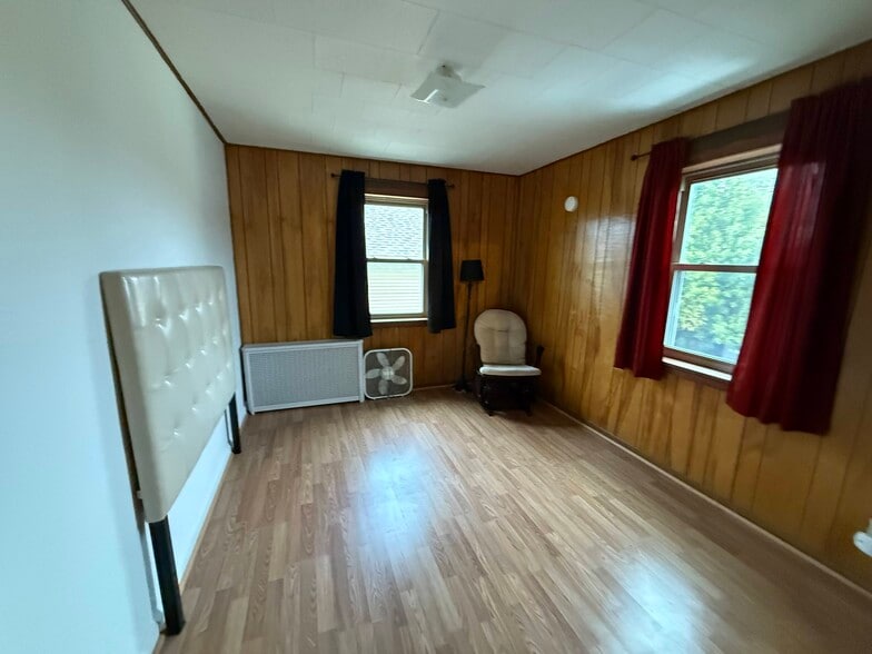 More Photos Of 836 S Mill St, New Castle Storefront Retail Residential For Sale