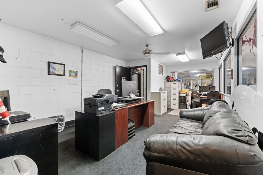 More Photos Of 4828 Augusta Rd, Garden City Freestanding For Sale