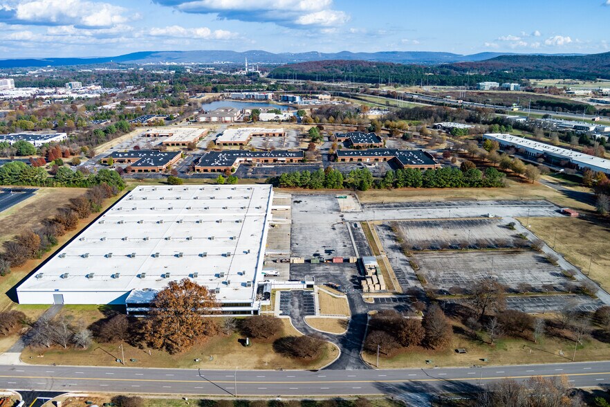 More Photos Of 300 Diamond Dr NW, Huntsville Warehouse For Lease
