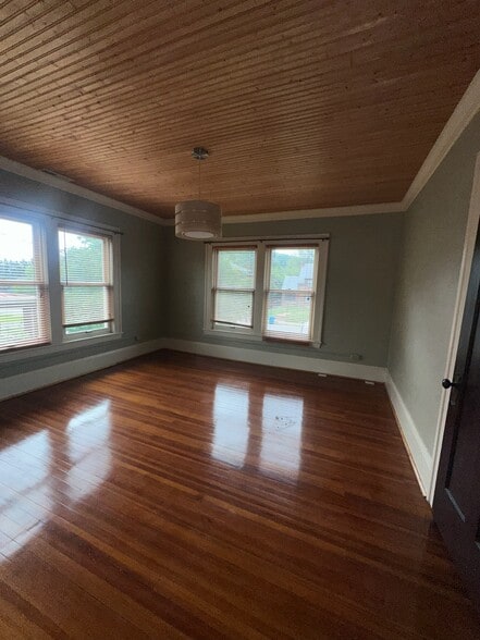 More Photos Of 2319 Avenham Ave SW, Roanoke Apartments For Sale