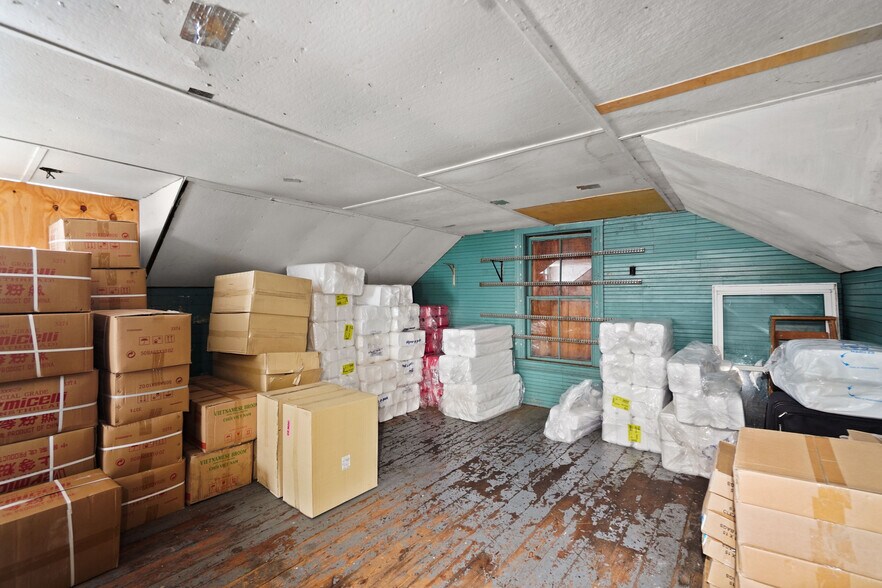 More Photos Of 415-423 Arnold St, Woonsocket Storefront For Sale