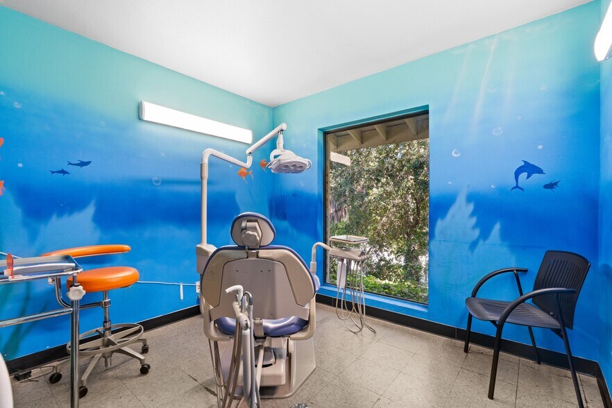 More Photos Of 386-398 Lombard St, Thousand Oaks Medical For Lease