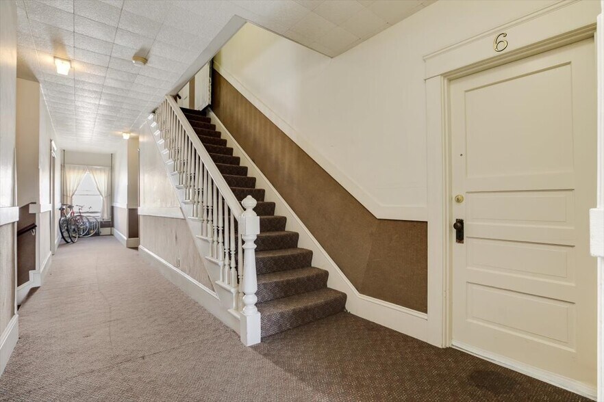 More Photos Of 4435 SE Belmont St, Portland Apartments For Sale