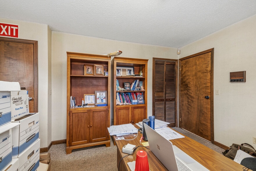 More Photos Of 690 Davison Rd, Lockport Office For Sale