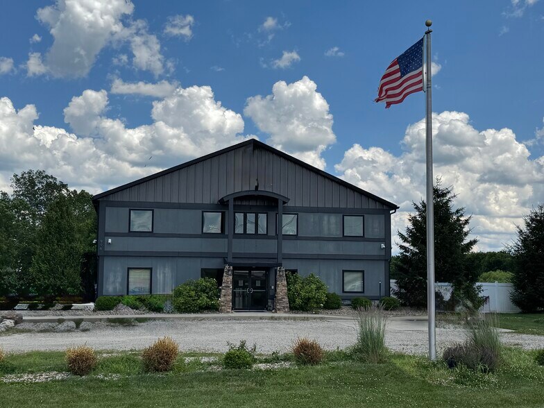 More Photos Of 996 Thornwood Dr, Heath Office For Sale