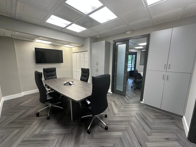 More Photos Of 520 NW 165th St, North Miami Beach Office For Sale