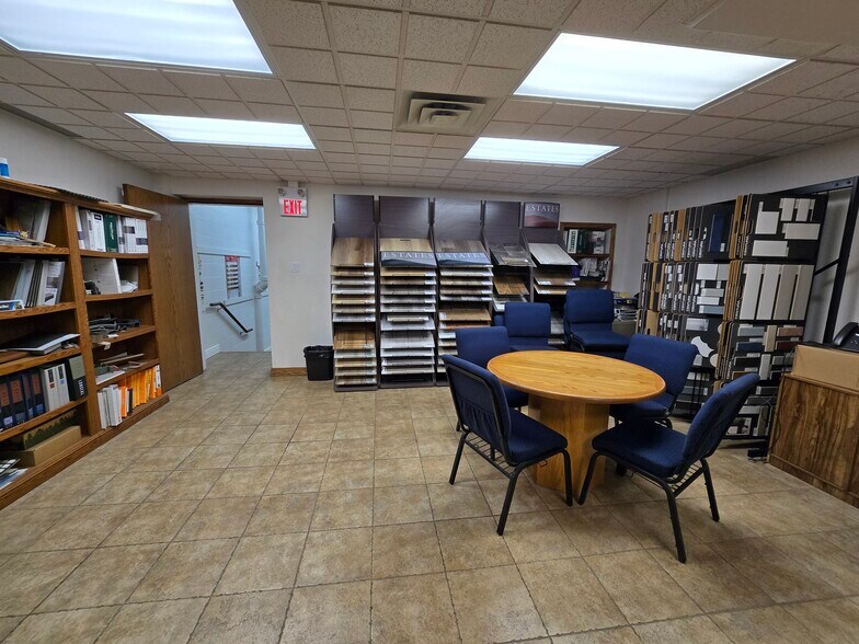 More Photos Of 10584 107th St NW, Edmonton Office For Sale