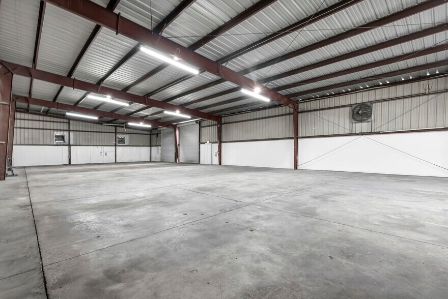 More Photos Of 4040 Arcata Way, North Las Vegas Light Manufacturing For Lease