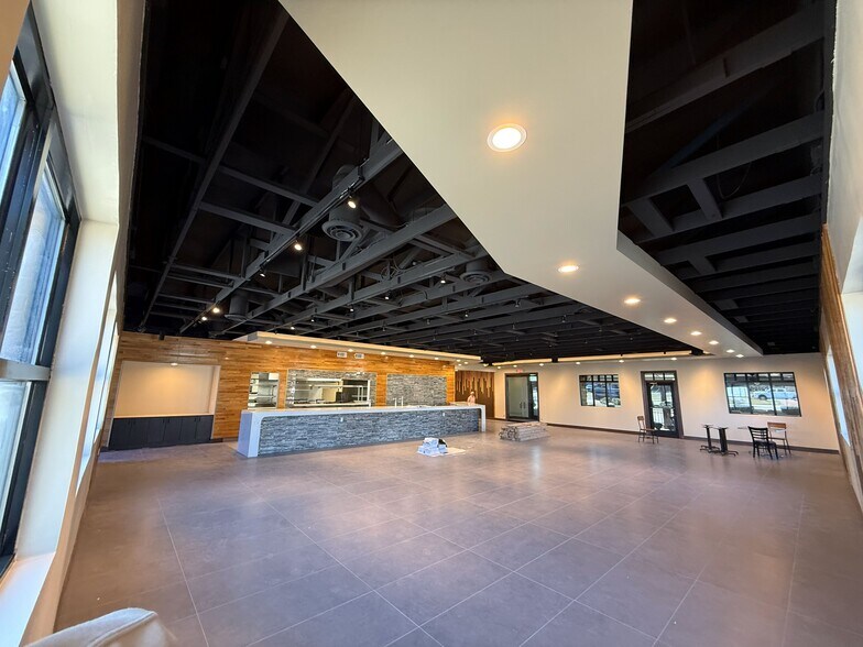More Photos Of 1840 N Plano Rd, Richardson Freestanding For Lease