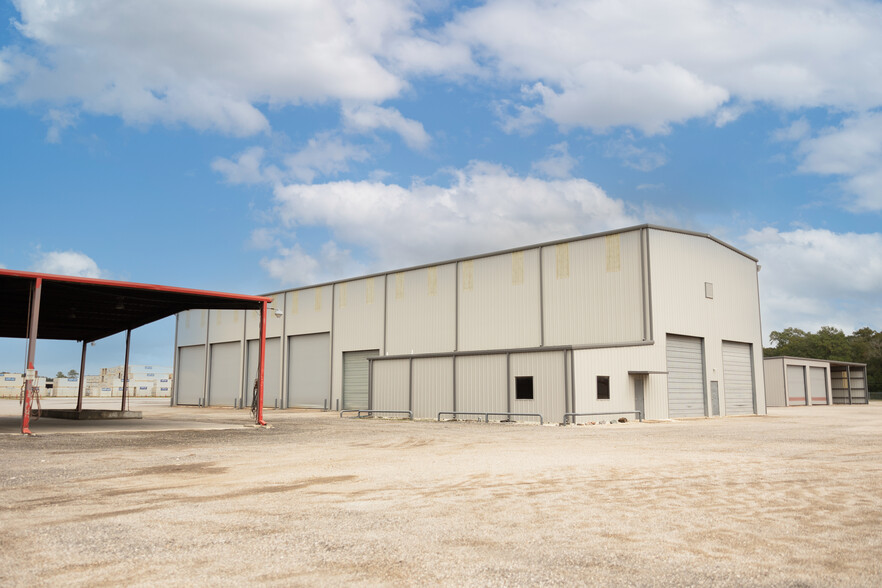 Primary Photo Of 11900 Hirsch Rd, Houston Warehouse For Lease