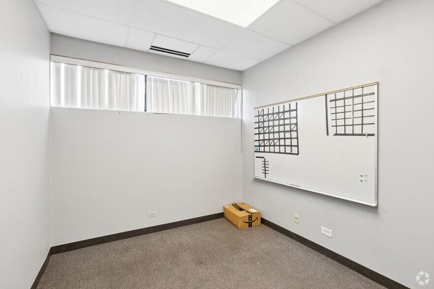 More Photos Of 4425 W 63rd St, Chicago Office For Lease