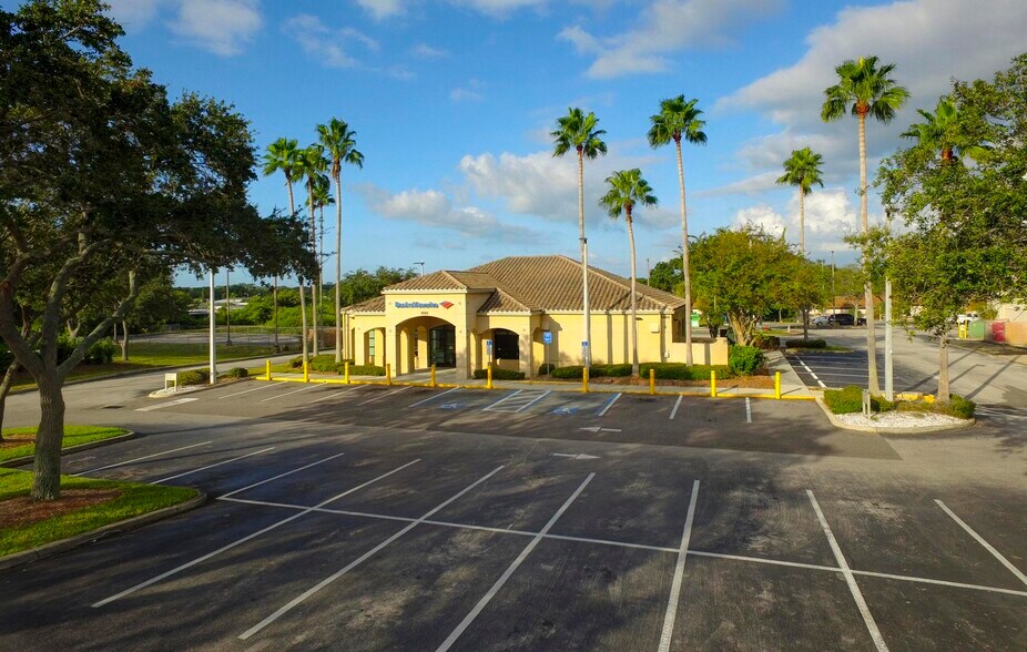 More Photos Of 1080 Keene Rd, Dunedin Bank For Sale