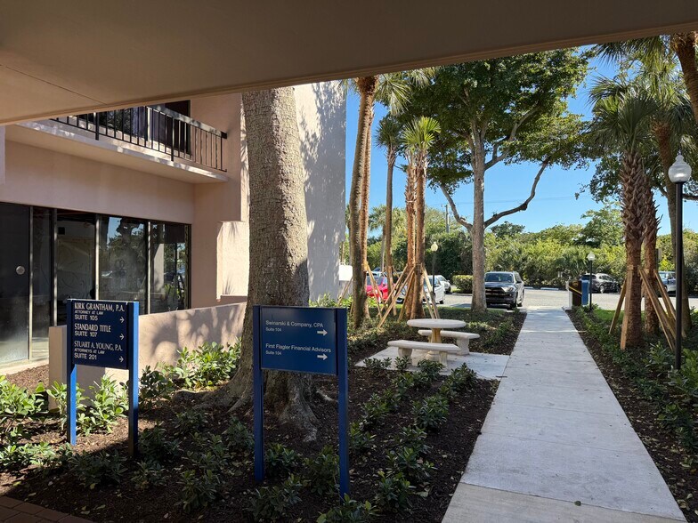 More Photos Of 1860 Forest Hill Blvd, West Palm Beach Unknown For Lease