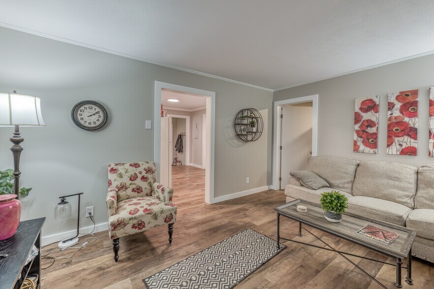 More Photos Of 1300 Holyoke St, Kingsport Apartments For Sale
