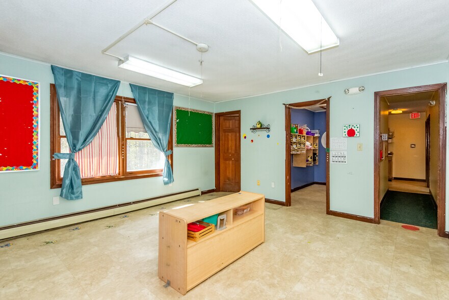 More Photos Of 105 Durham Rd, Dover Daycare Center For Sale