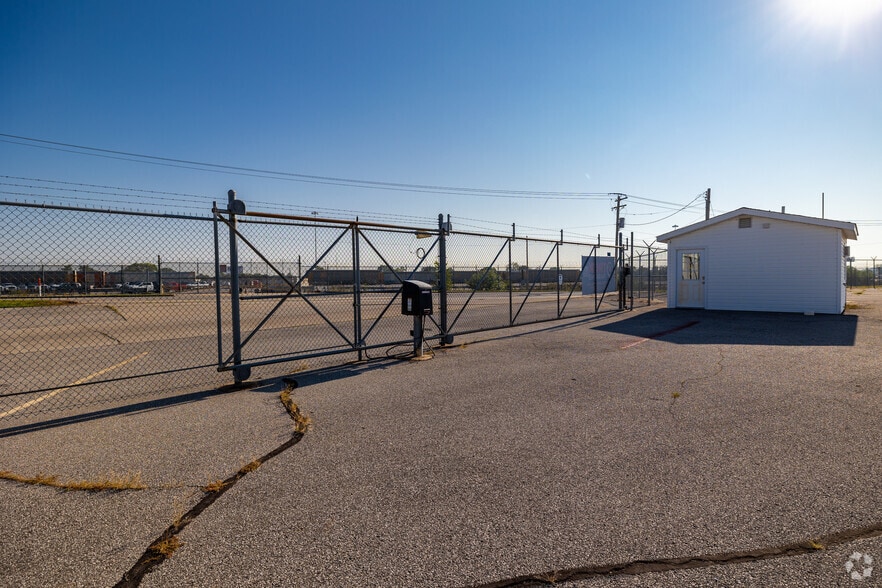 More Photos Of 4300 Church Rd, Centreville Land For Lease