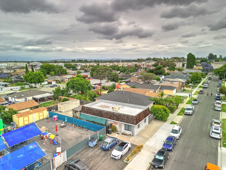 More Photos Of 2715 E 56th St, Long Beach Office For Sale