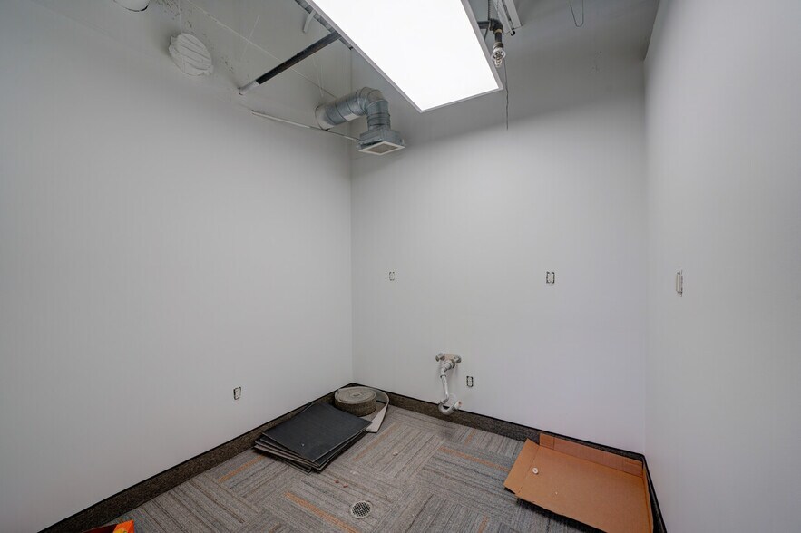 More Photos Of 3725 W 4100 S, Salt Lake City Medical For Lease