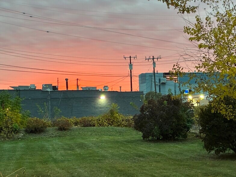 More Photos Of 10118 Eagle St, Dearborn Industrial For Sale