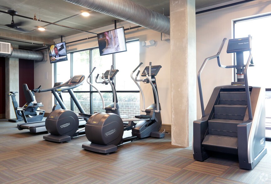 More Photos Of 195 W Davis St, Dallas Apartments For Lease