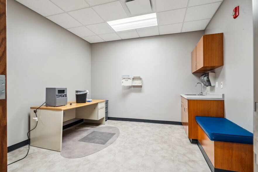 More Photos Of 1414 Main St, Keokuk Office For Lease