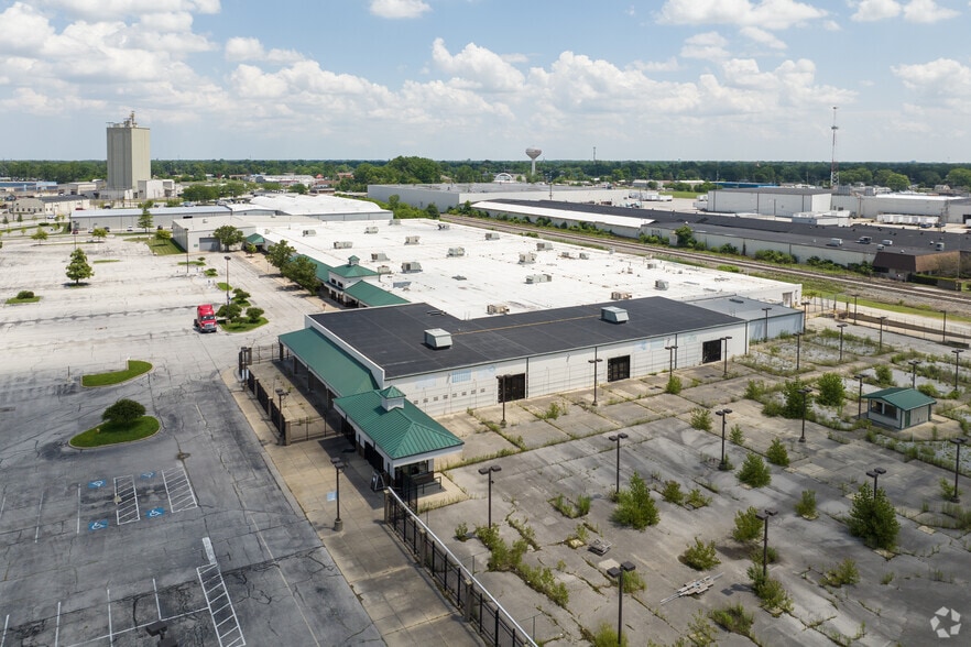 More Photos Of 530 Illinois Ave, Maumee Freestanding For Sale