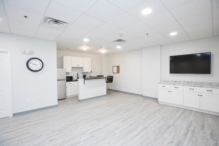 More Photos Of 1005-1025 Osgood St, North Andover Storefront Retail Office For Sale