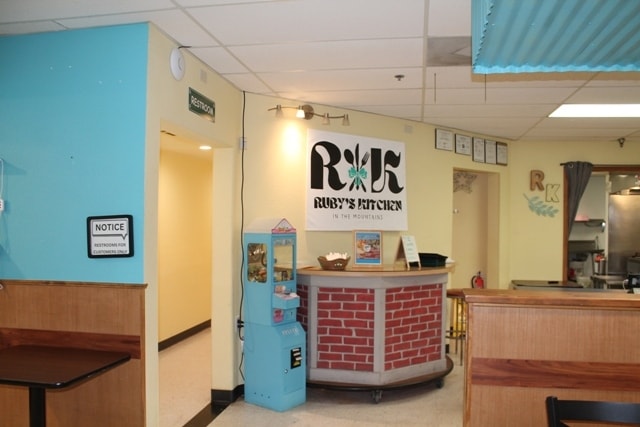 More Photos Of 674 E White Mountain Blvd, Pinetop Storefront Retail Office For Sale
