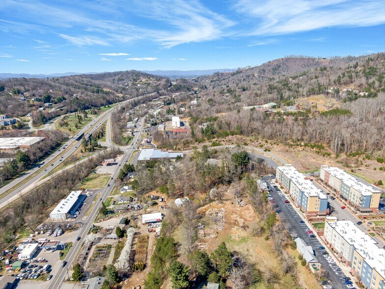 More Photos Of 103 Weaverville Rd, Woodfin Convenience Store For Sale