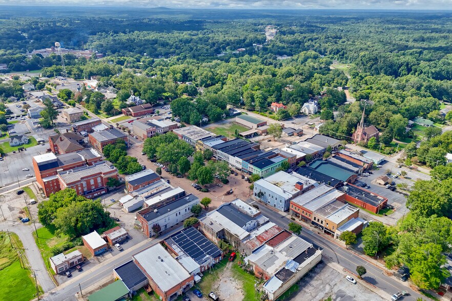 More Photos Of 110-112 Trinity St, Abbeville Storefront For Sale