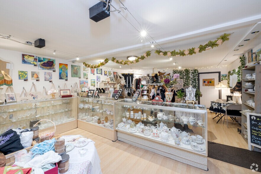 More Photos Of 13 N San Francisco St, Flagstaff Storefront Retail Office For Lease