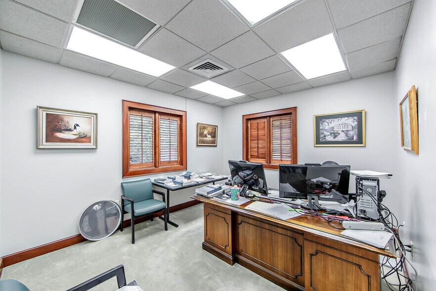 More Photos Of 7836 Park Ave, Houma Office For Lease