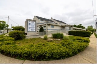 More Photos Of 111 Carleton Ave, Islip Terrace Medical For Lease