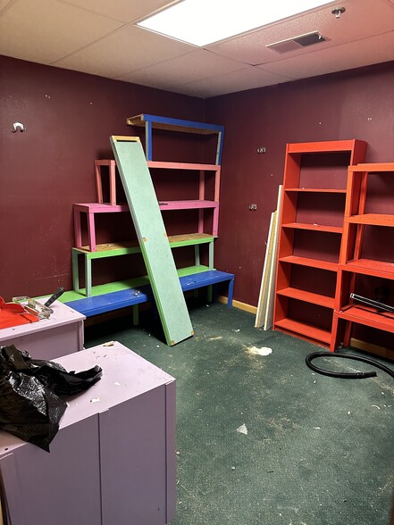 More Photos Of 1 Buffalo Ave, Concord Loft Creative Space For Sale