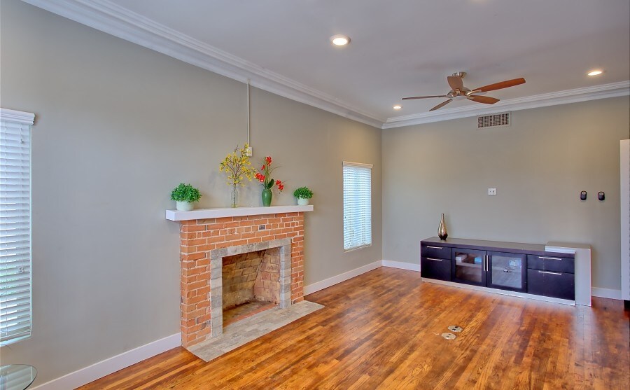 More Photos Of 131 W University Dr, Mesa Office Residential For Lease