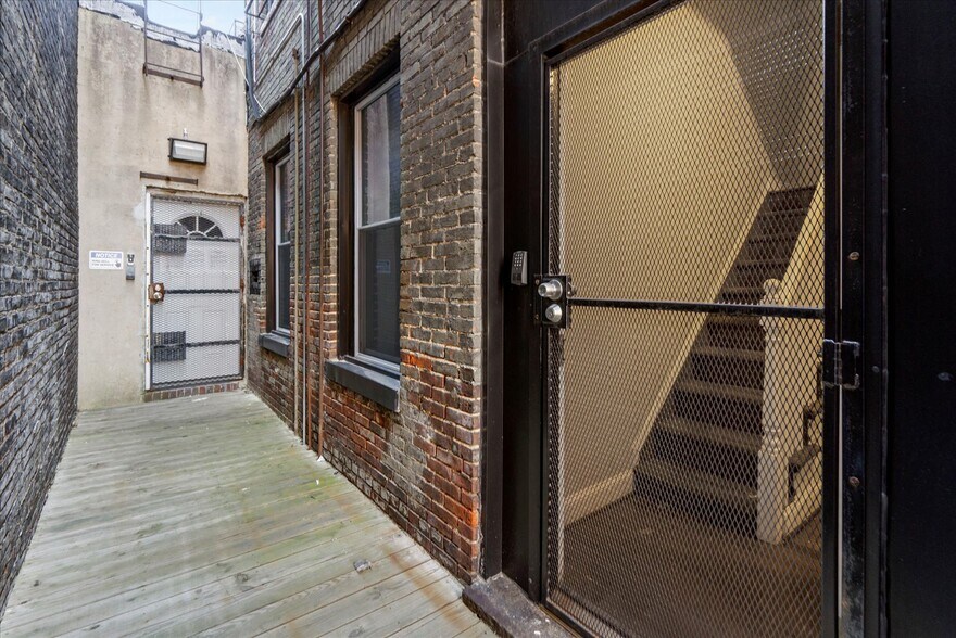 More Photos Of 204 E 25th St, Baltimore Office For Sale