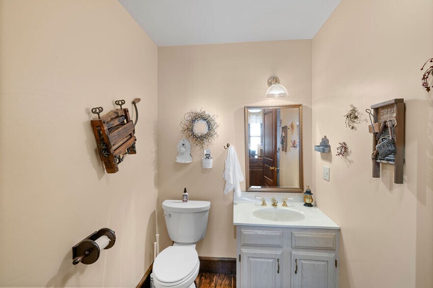 More Photos Of 40 Hospital Rd, Gettysburg Hotel For Sale