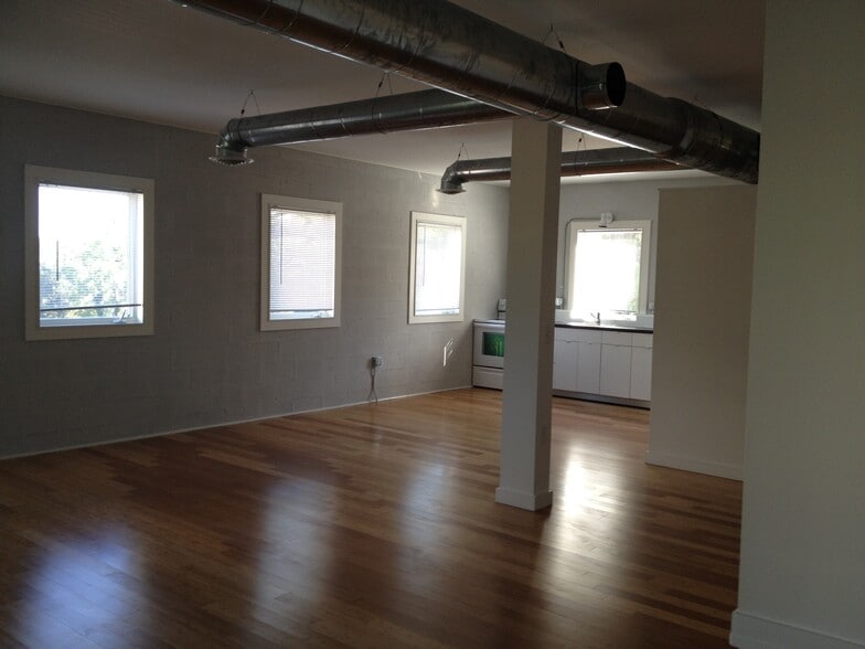 More Photos Of 2035 Manchester St NE, Atlanta Loft Creative Space For Lease
