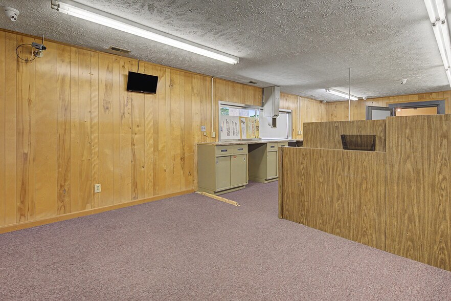 More Photos Of 219 N Main St, Spring Lake Bank For Sale