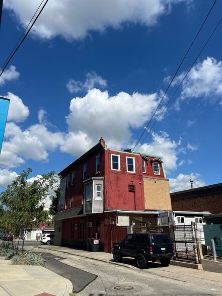 More Photos Of 410-412 W Girard Ave, Philadelphia Theater Concert Hall For Sale