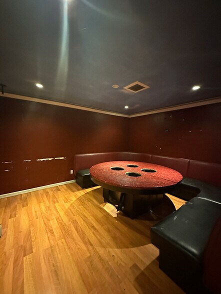 More Photos Of 3565 Geary Blvd, San Francisco Storefront For Lease