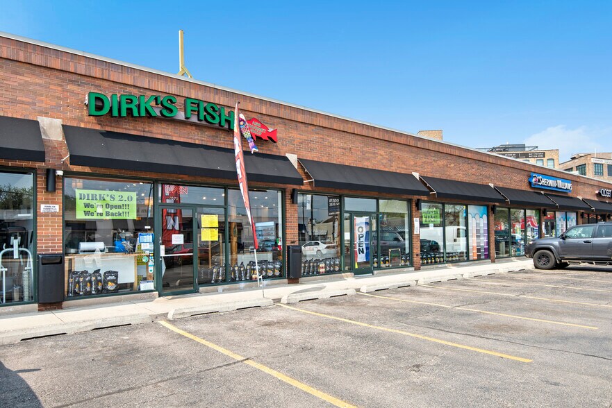 More Photos Of 2070-2112 N Clybourn Ave, Chicago Freestanding For Lease