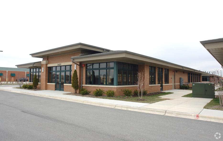 Primary Photo Of 3420 Lacrosse Ln, Naperville Coworking Space