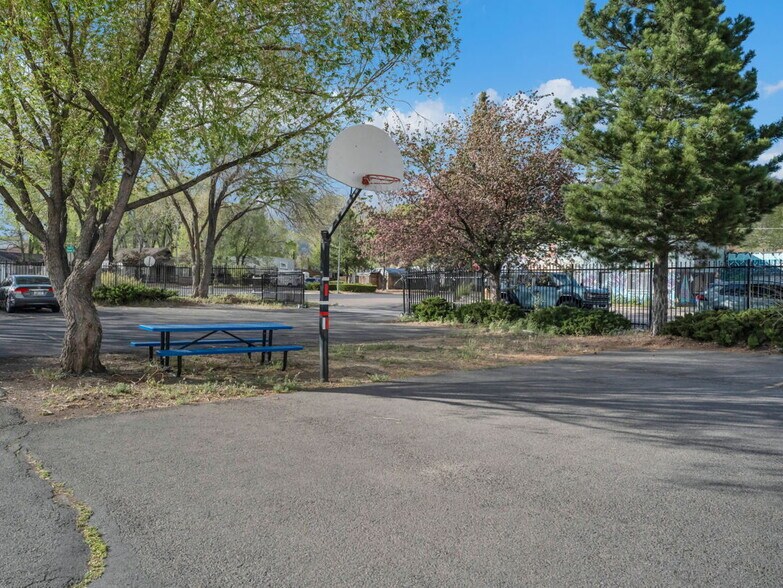 More Photos Of 2290 E Route 66, Flagstaff Office For Sale