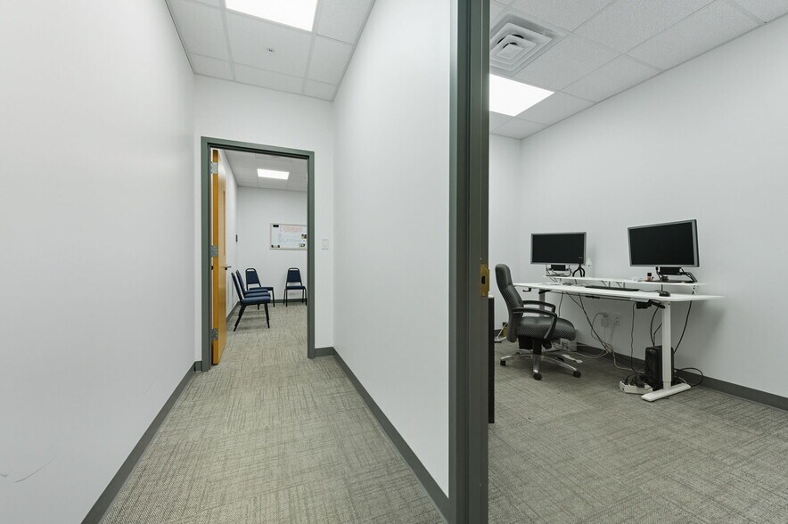 More Photos Of 410 Diamond State Blvd, Middletown Light Distribution For Lease