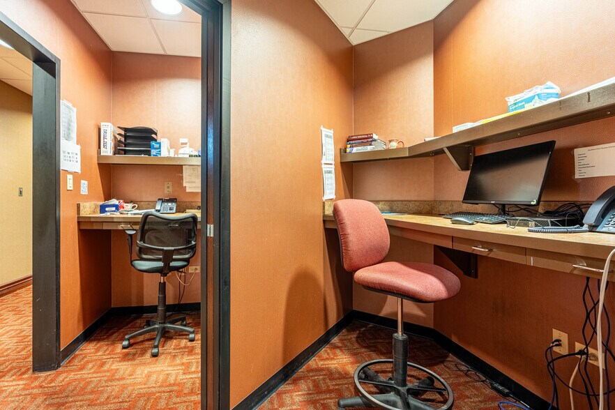 More Photos Of 16105 S La Grange Rd, Orland Park Medical For Lease